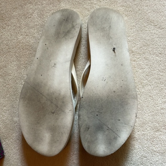 Tory Burch Kira Flip Flop in Ivory in size 10 - Picture 4 of 8